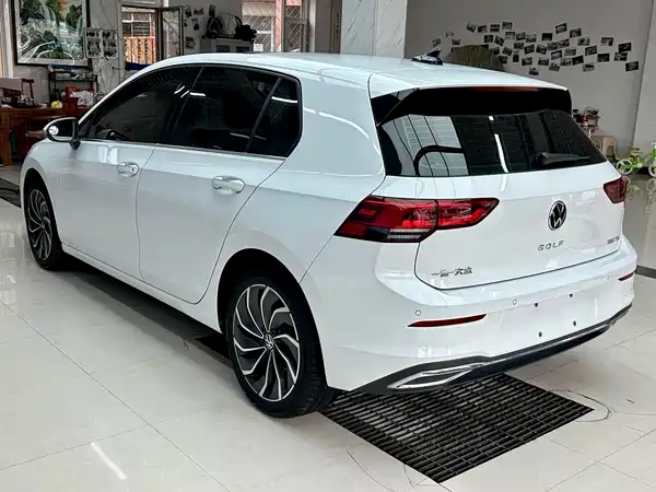 Volkswagen Golf 2023