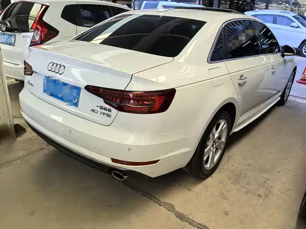 Audi A4L 2018