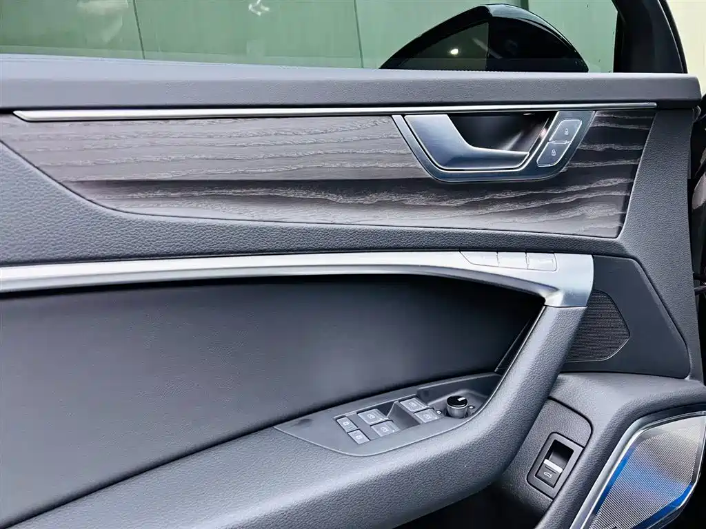 Audi A6L 2025 — фото 11