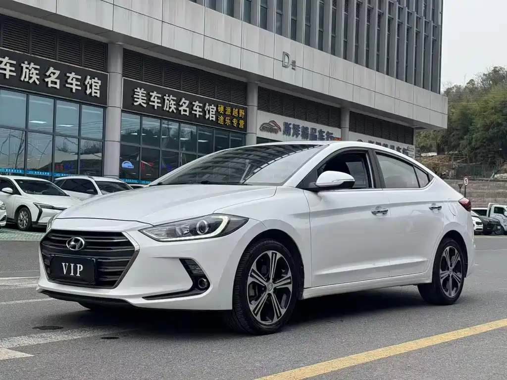 Hyundai Elantra 2019 — фото 3