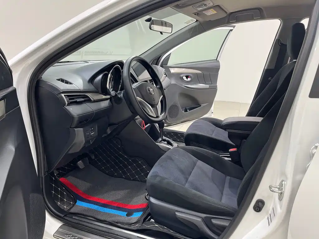 Toyota Yaris L 2018 — фото 11