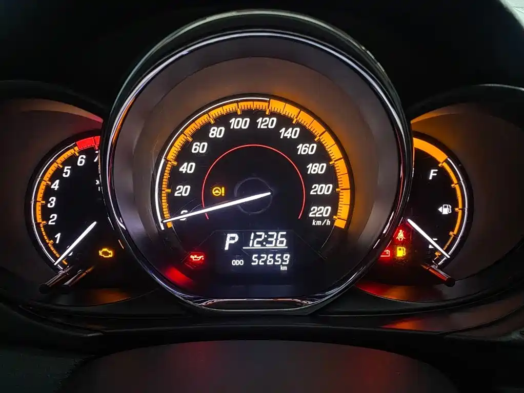 Toyota Yaris L 2022 — фото 8