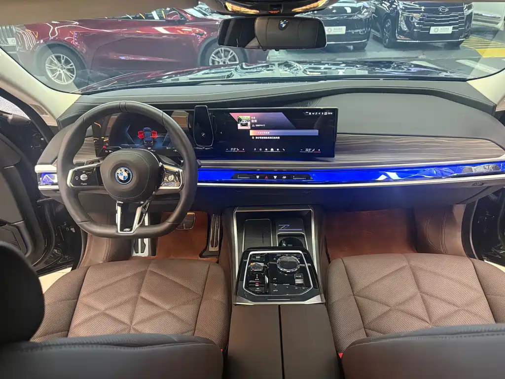 BMW i7 2024 — фото 10
