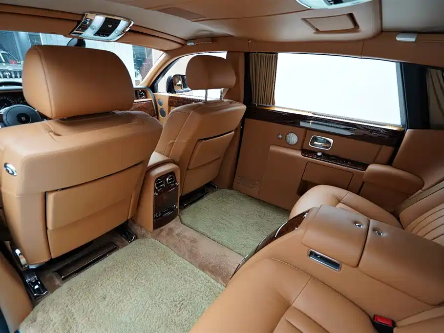 Rolls-Royce Phantom 2011 — фото 13