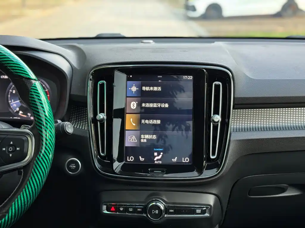 Volvo XC40 2019 — фото 14