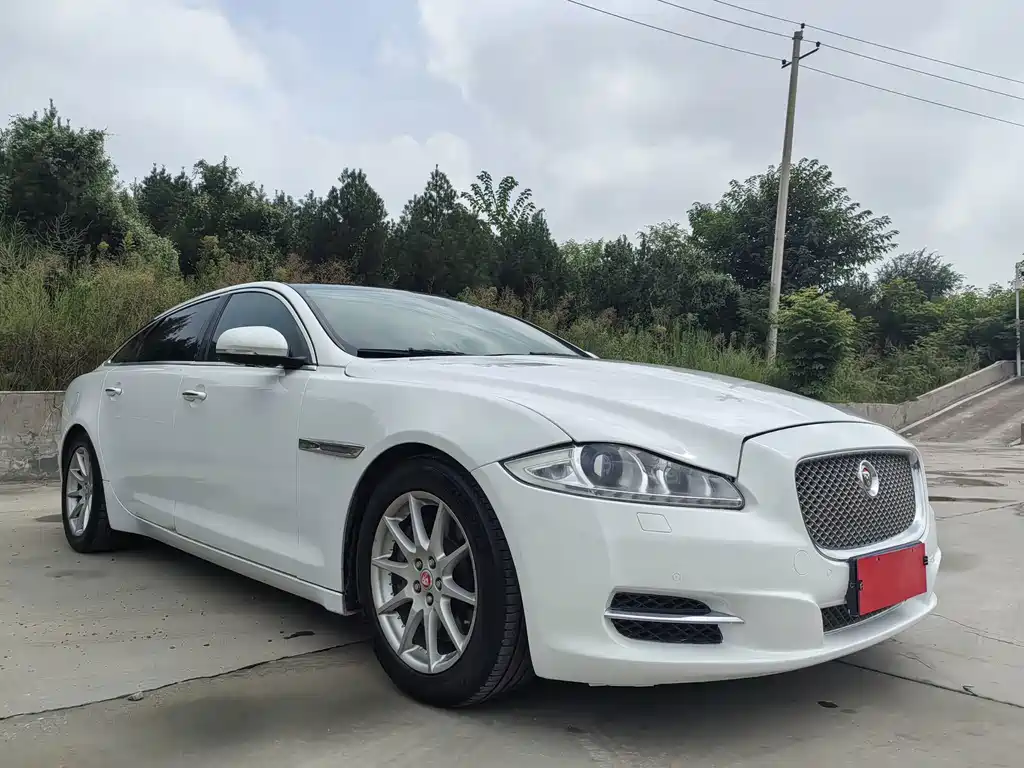 Jaguar XJ 2014 — фото 3