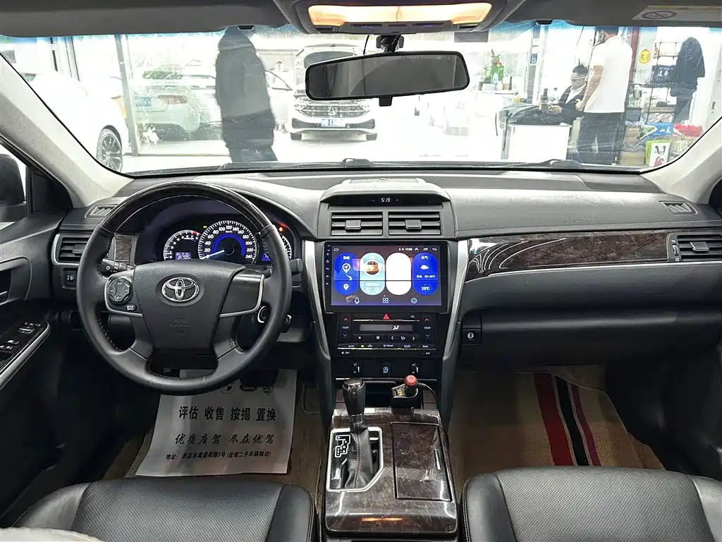 Toyota Camry 2017 — фото 8
