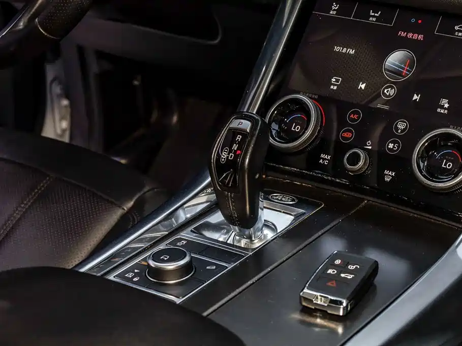 Land Rover Range Rover Sport 2020 — фото 28