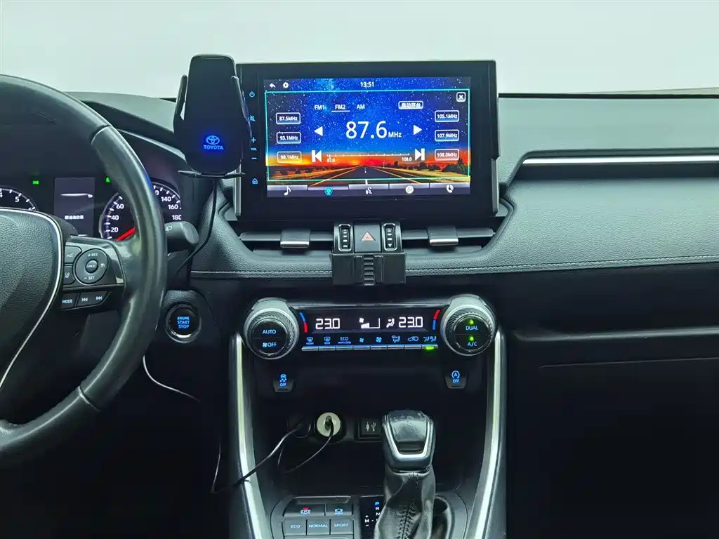 Toyota Wildlander 2022 — фото 12