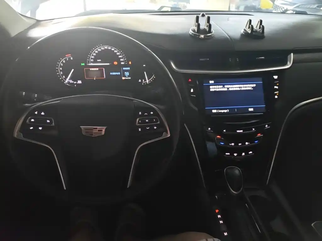 Cadillac XTS 2019 — фото 10