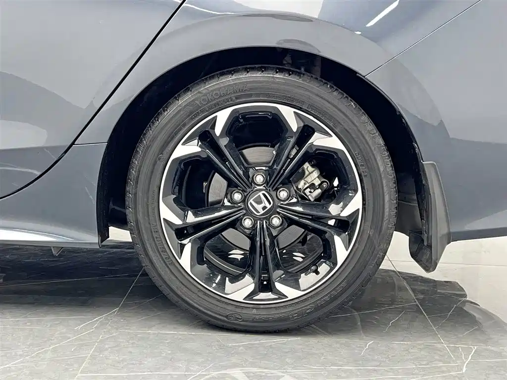 Honda Civic 2022 — фото 10