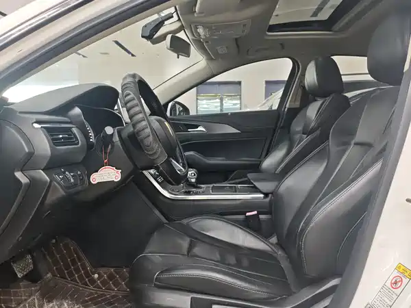 Hongqi H5 2021
