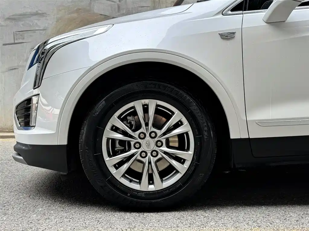 Cadillac XT5 2023 — фото 5