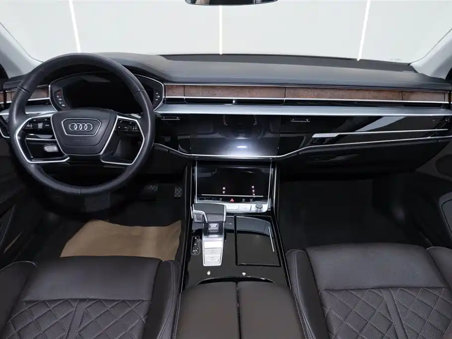 Audi A8 2023 — фото 13