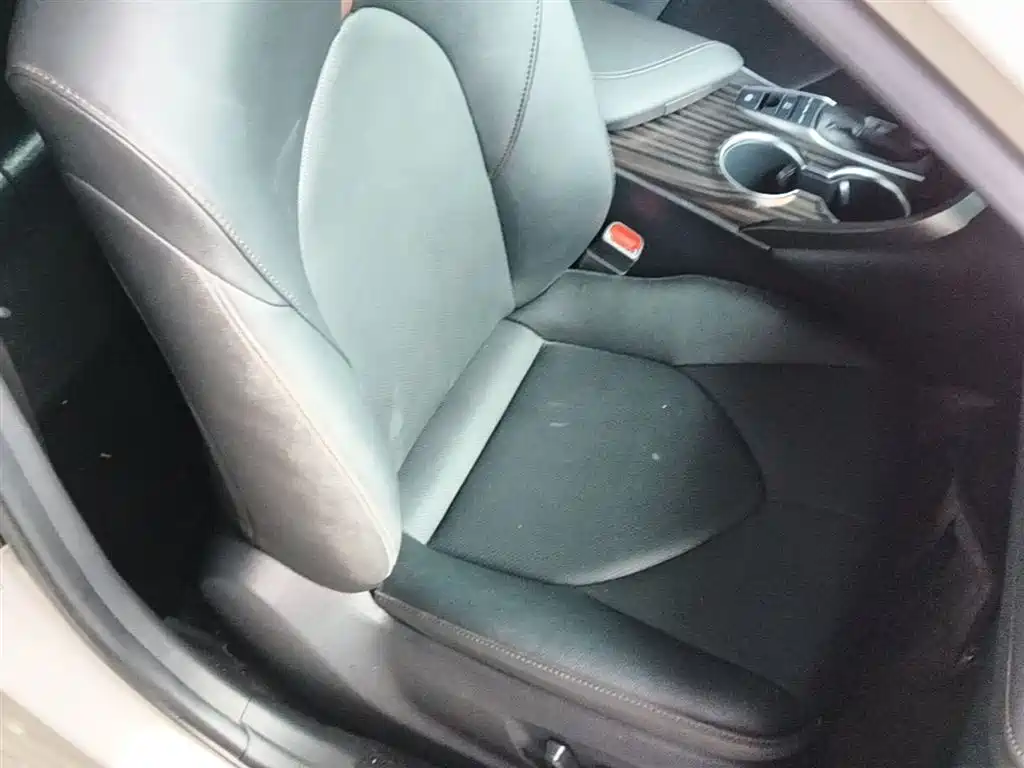 Toyota Camry 2020 — фото 24