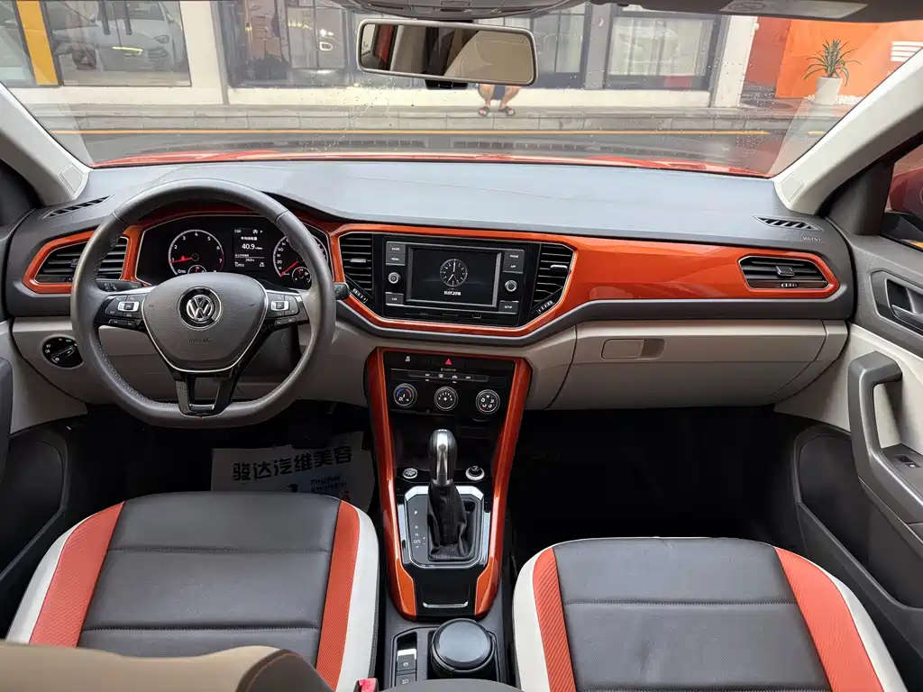 Volkswagen T-Roc 2018 — фото 13