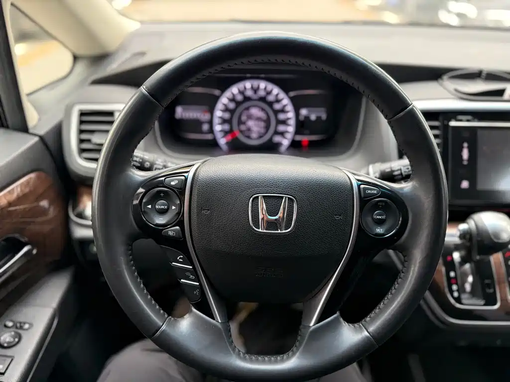 Honda Odyssey 2017 — фото 19