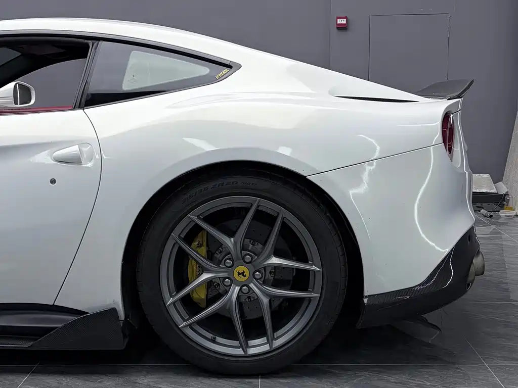 Ferrari F12berlinetta 2014 — фото 8