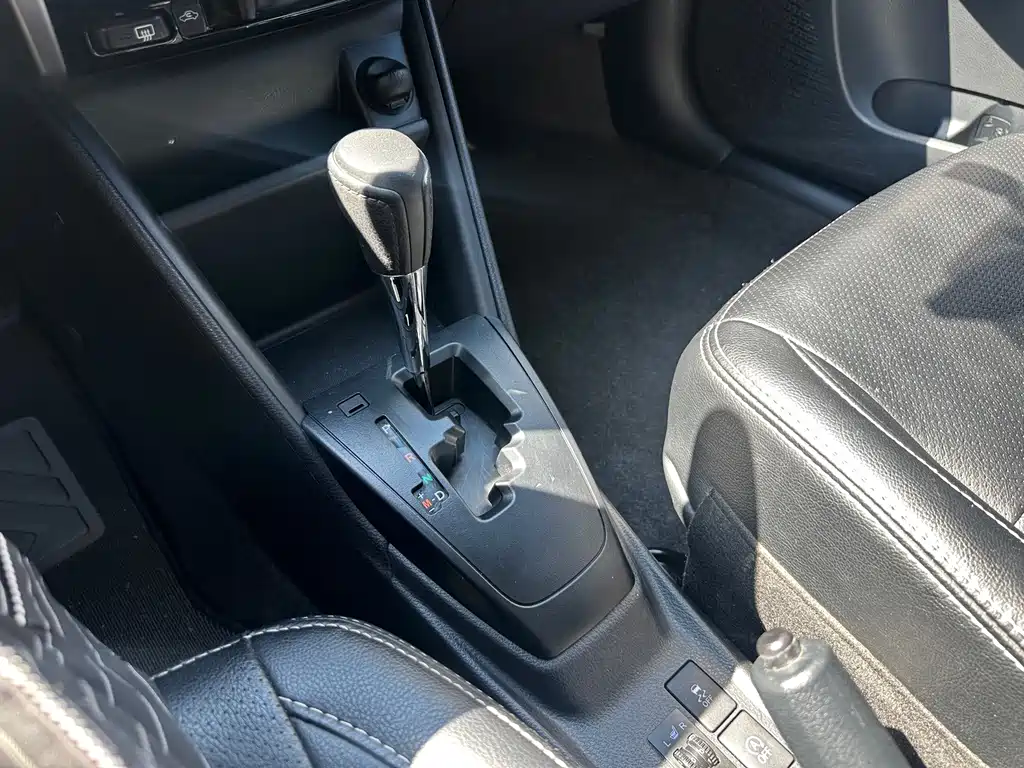 Toyota Yaris L 2020 — фото 11