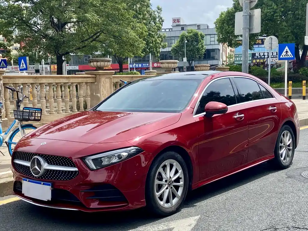 Mercedes-Benz A-Class 2022 — фото 1