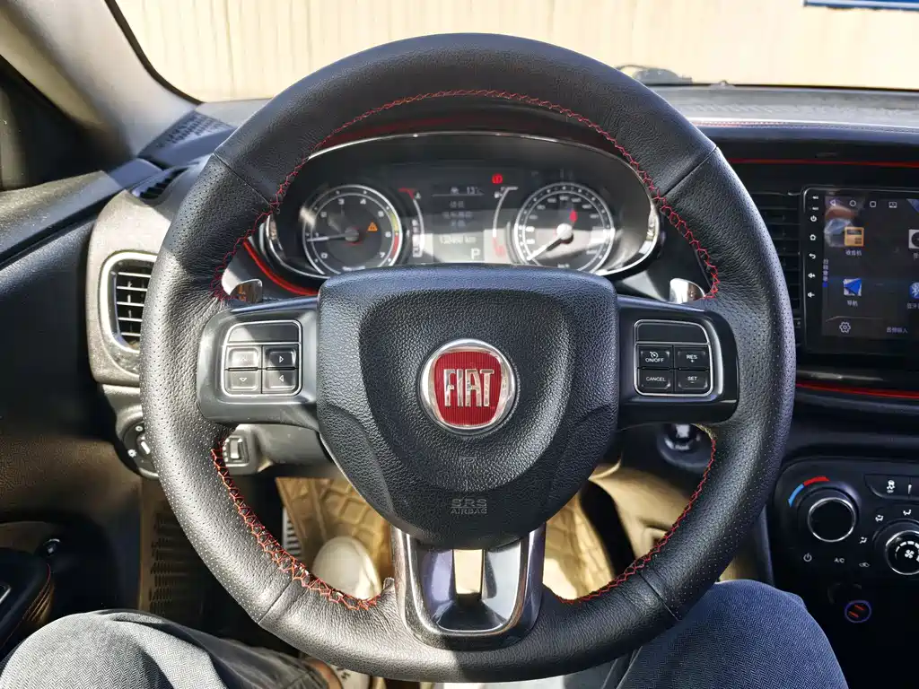 Fiat Viaggio 2015 — фото 12