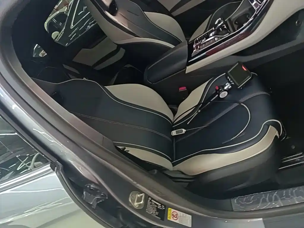 BYD Qin PLUS 2022 — фото 25