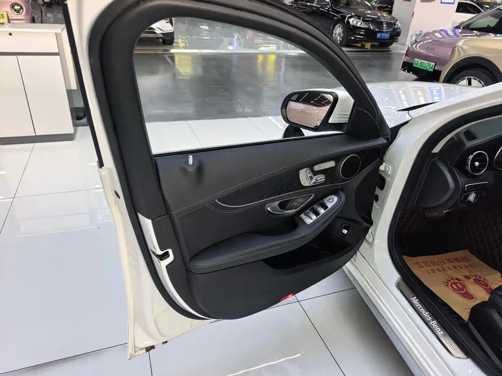 Mercedes-Benz C-Class 2020 — фото 18