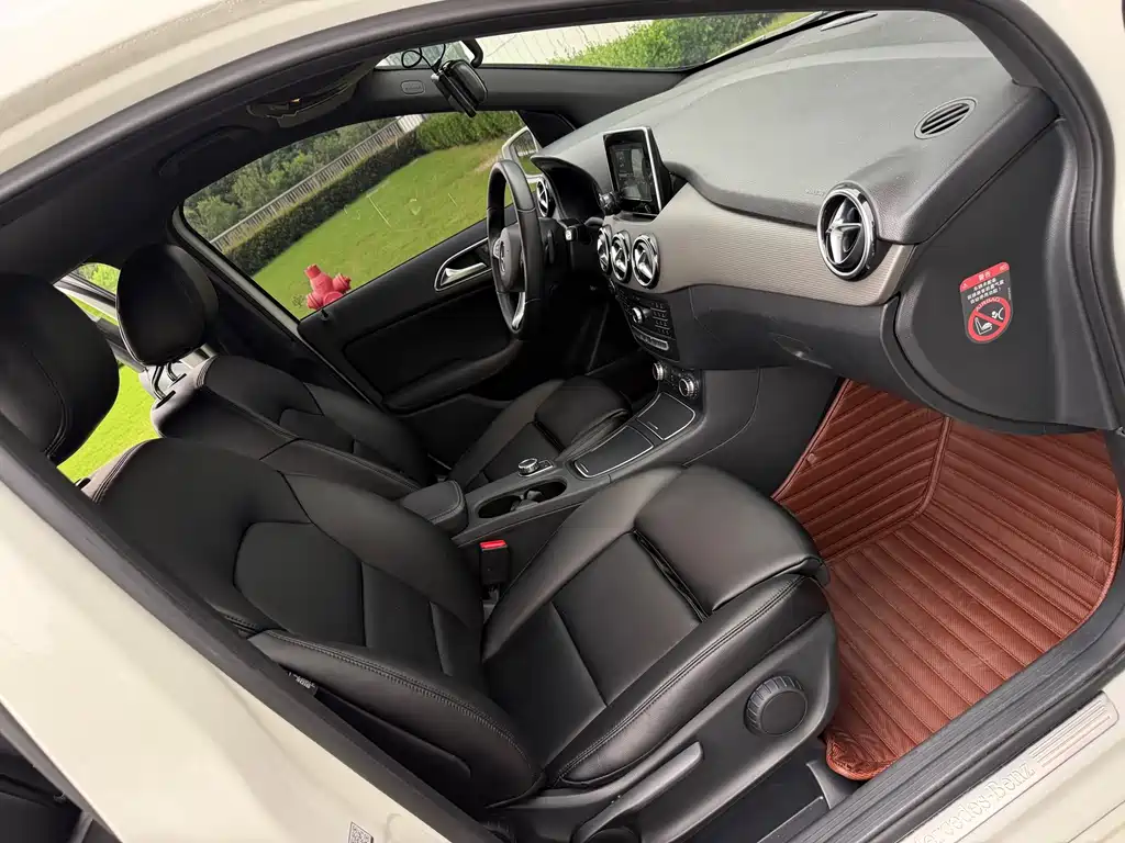 Mercedes-Benz B-Class 2016 — фото 14