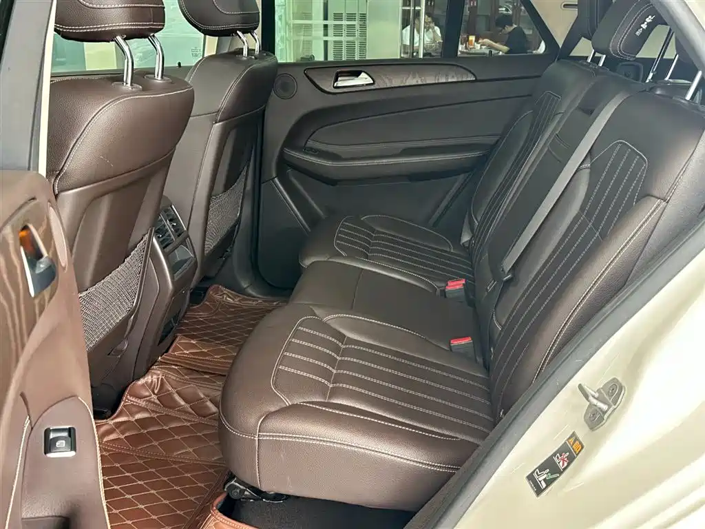Mercedes-Benz GLE 2017 — фото 12