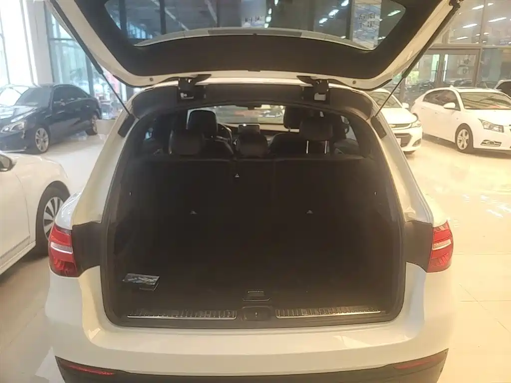 Mercedes-Benz GLC 2018 — фото 19