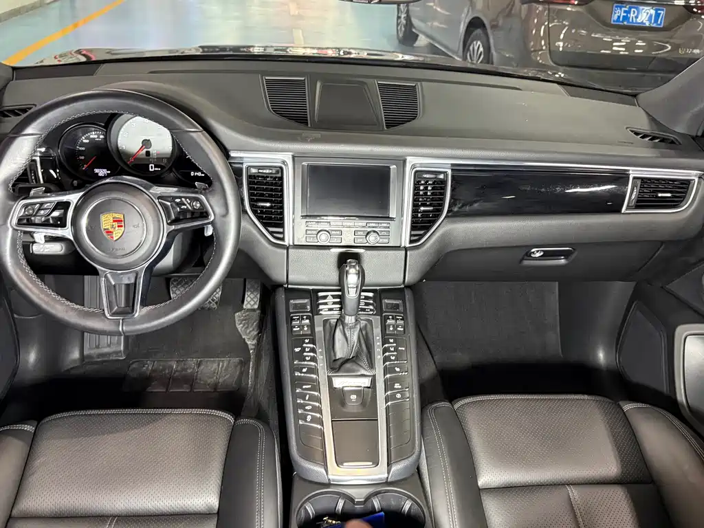 Porsche Macan 2015 — фото 17