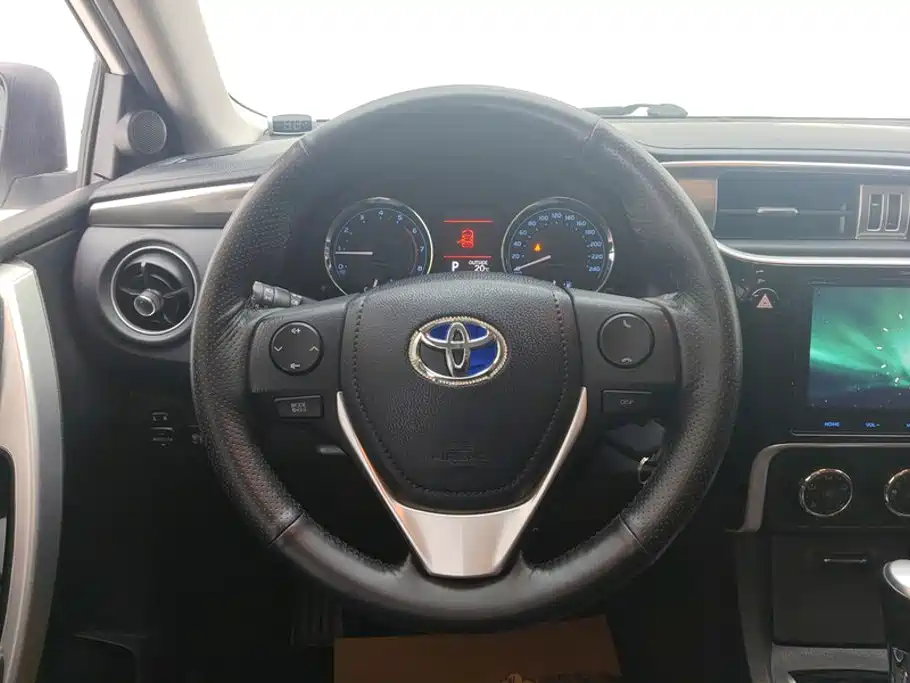 Toyota Corolla 2017 — фото 15