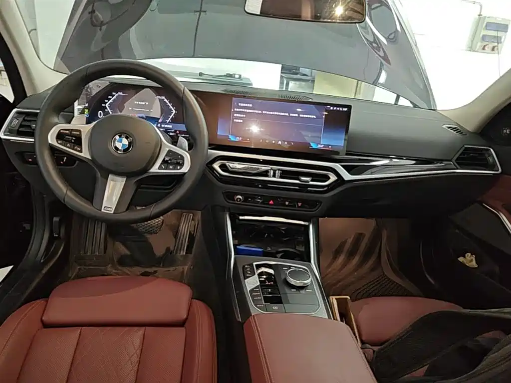 BMW 3 Series 2025 — фото 10