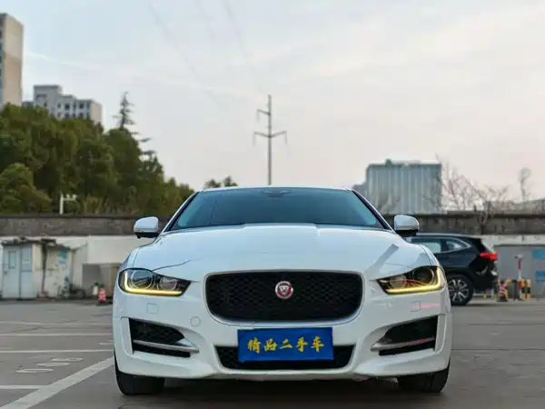 Jaguar XE 2017