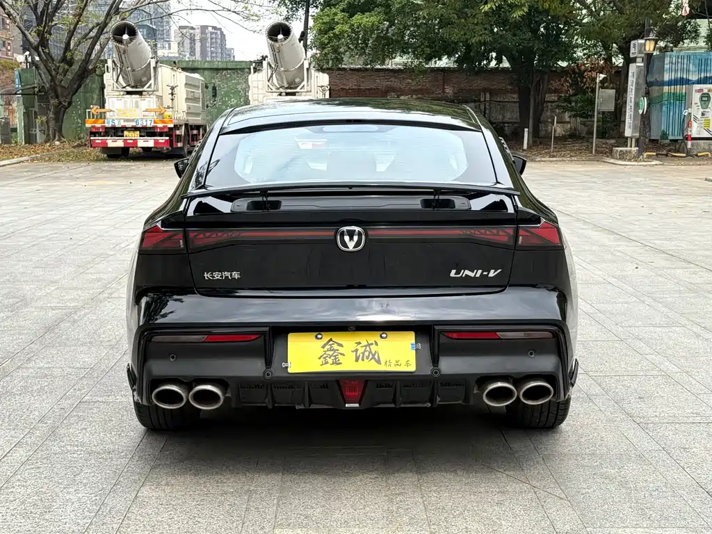 Changan UNI-V 2023 — фото 17