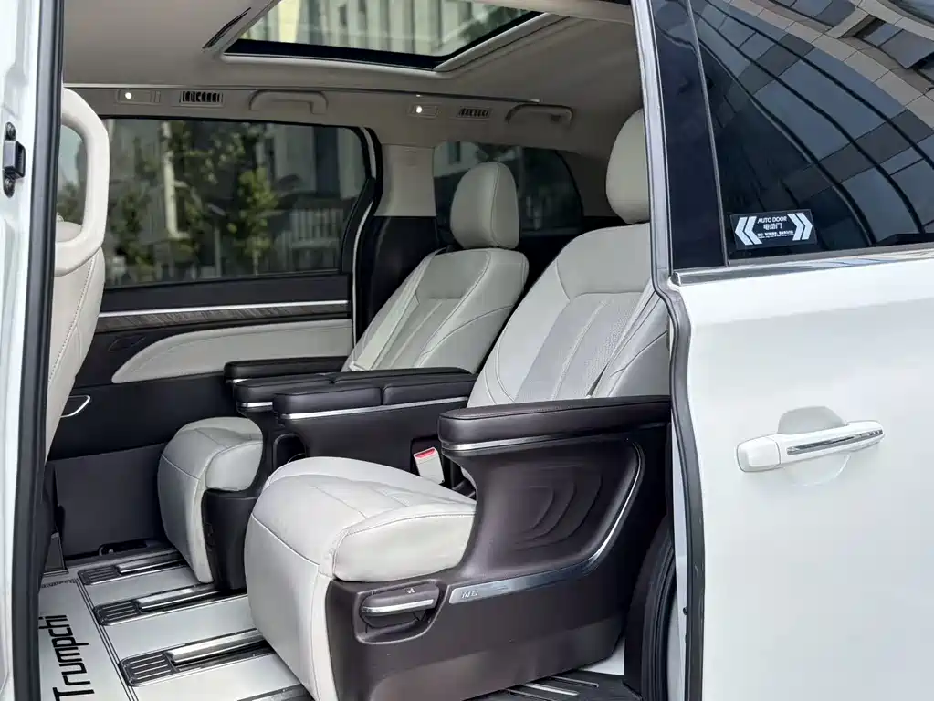 GAC Motor Trumpchi M8 2022 — фото 13