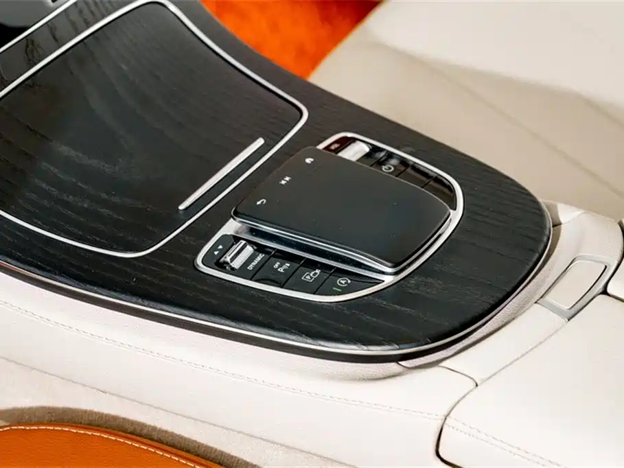 Mercedes-Benz E-Class 2023 — фото 18