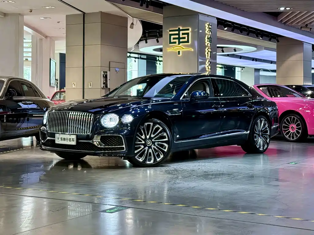 Bentley Flying Spur 2024 — фото 1