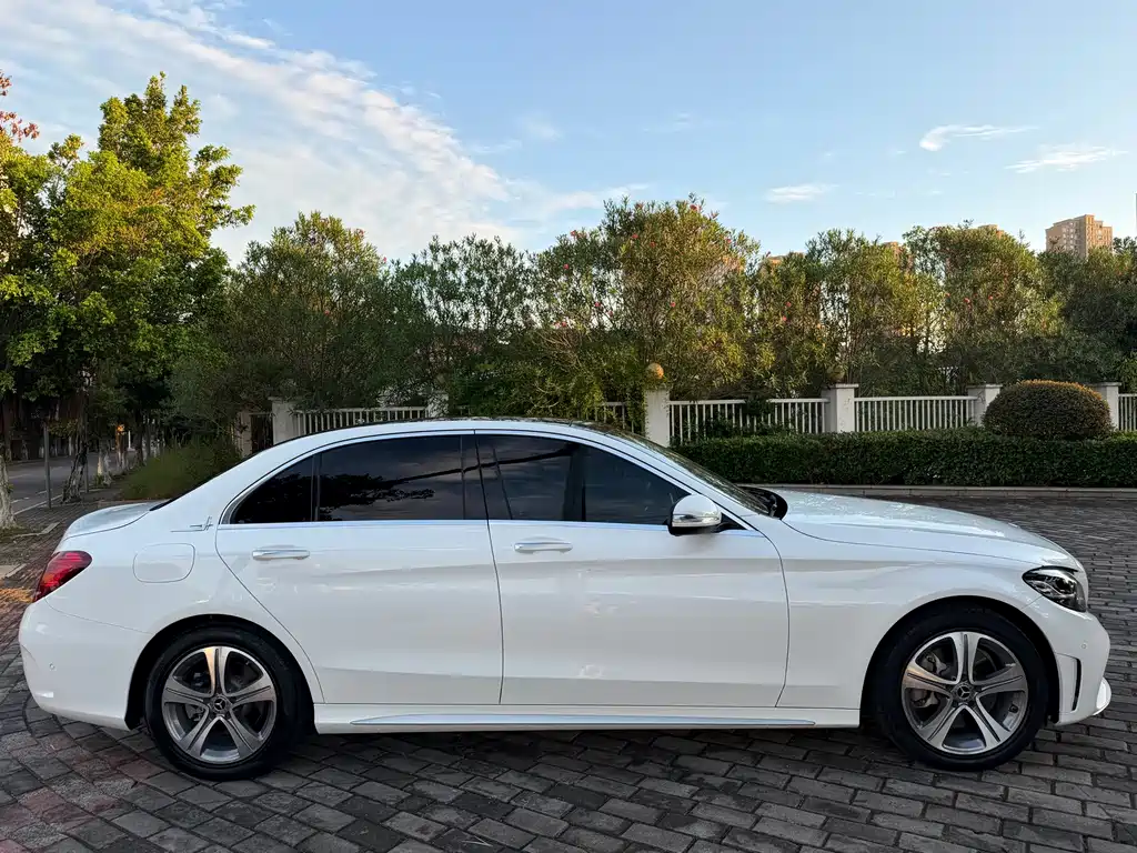 Mercedes-Benz C-Class 2020 — фото 13