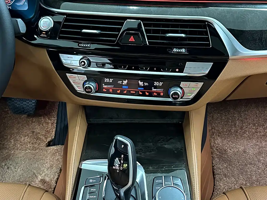 BMW 5 Series 2020 — фото 14