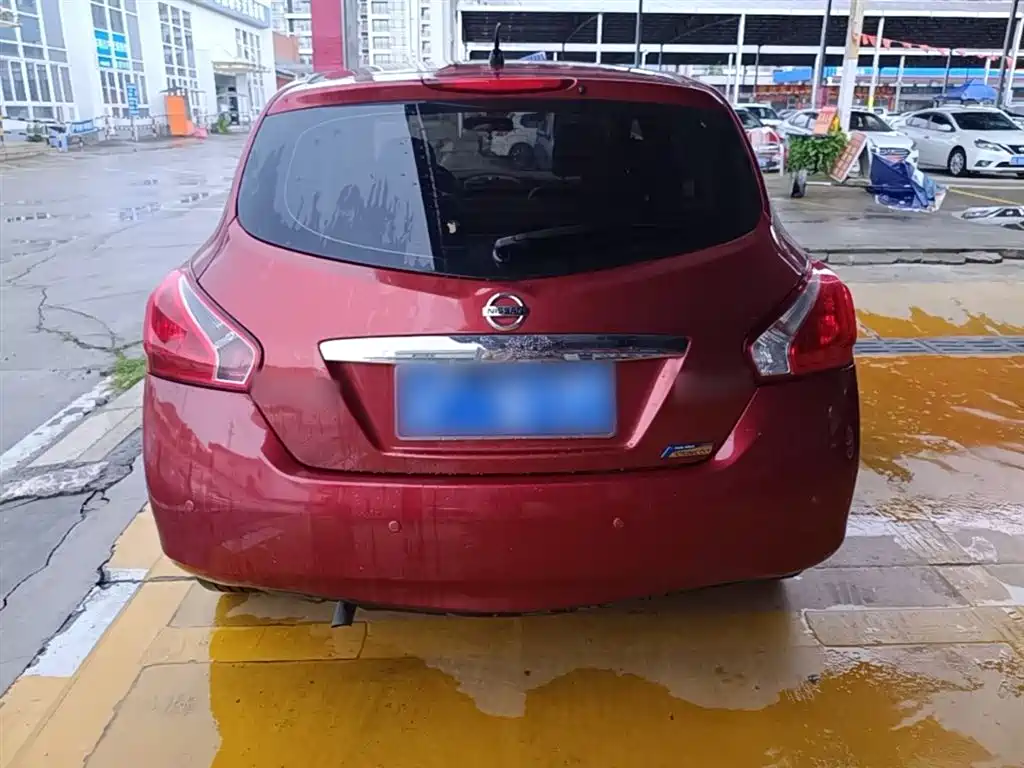 Nissan Tiida 2015 — фото 6