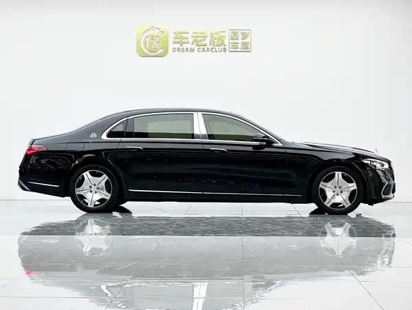 Mercedes-Benz Maybach S-Class 2025