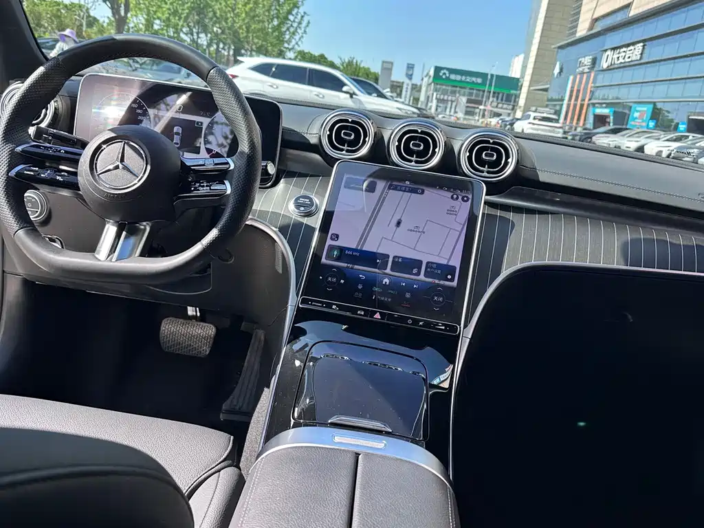 Mercedes-Benz C-Class 2023 — фото 12