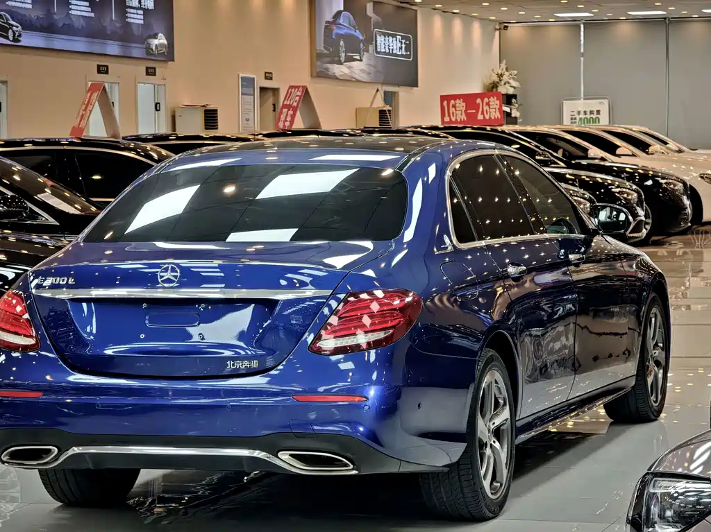 Mercedes-Benz E-Class 2019 — фото 17