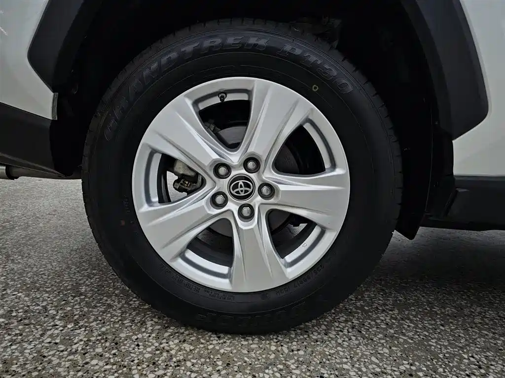 Toyota RAV4 2020 — фото 14