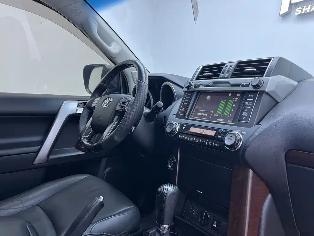 Toyota Prado 2017 — фото 13