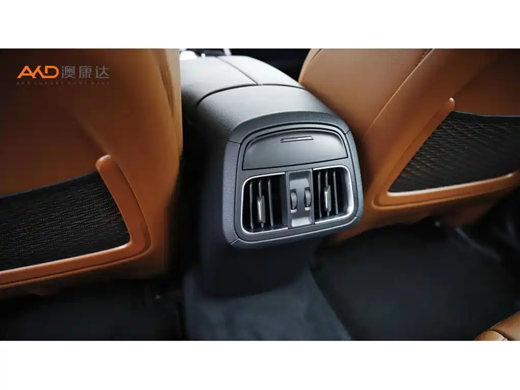 Maserati Levante 2018 — фото 9