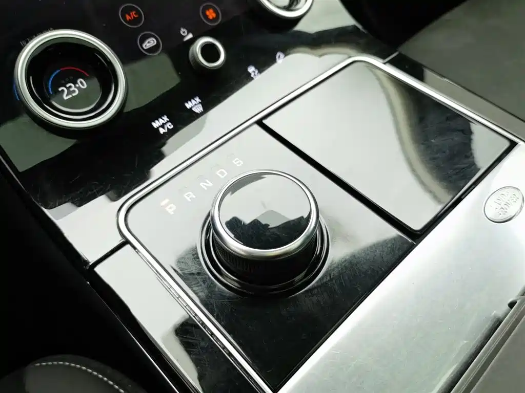 Land Rover Velar 2019 — фото 13
