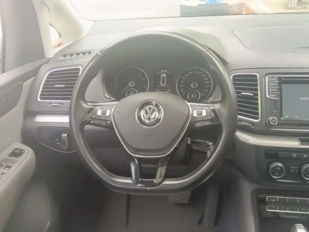 Volkswagen Sharan 2016 — фото 11