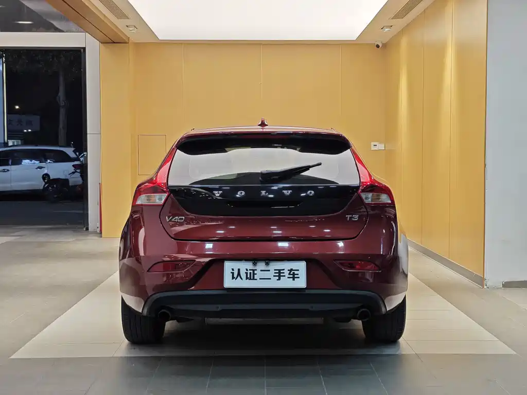 Volvo V40 2018 — фото 26